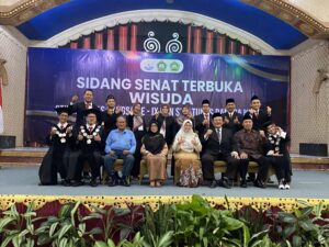 Sidang Senat Terbuka Wisuda STIMIK Tunas Bangsa ke-IX dan STIT Tunas Bangsa ke-II Berlangsung Khidmat